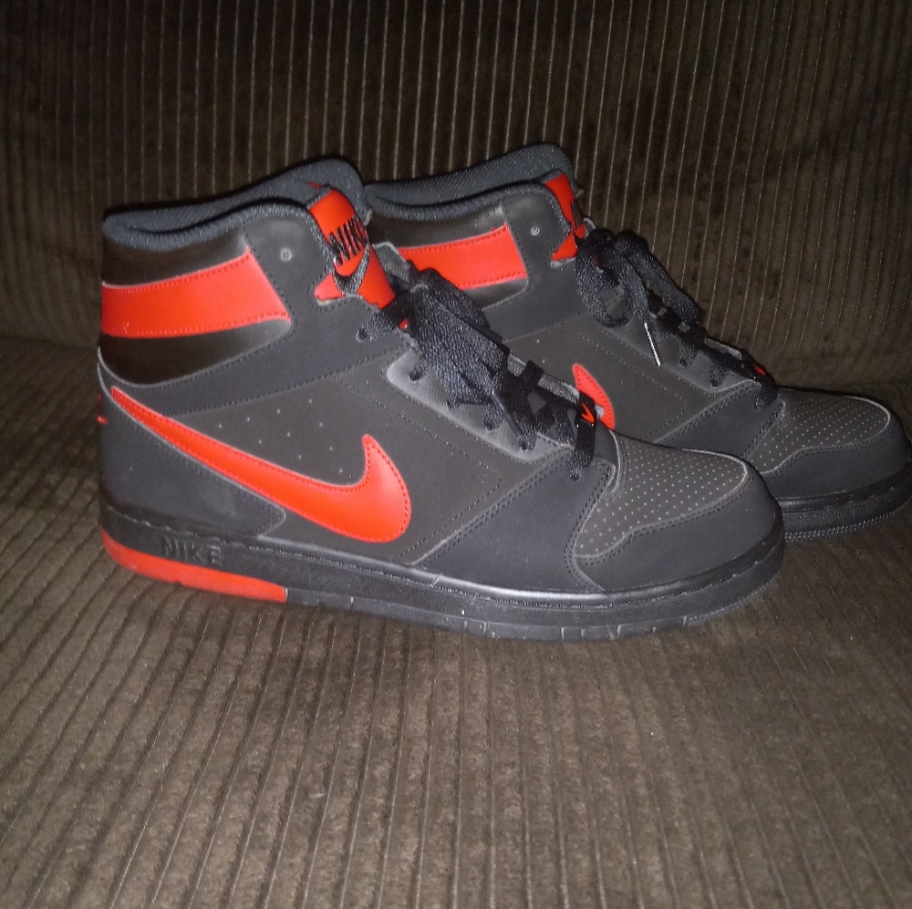 Nike prestige black and red